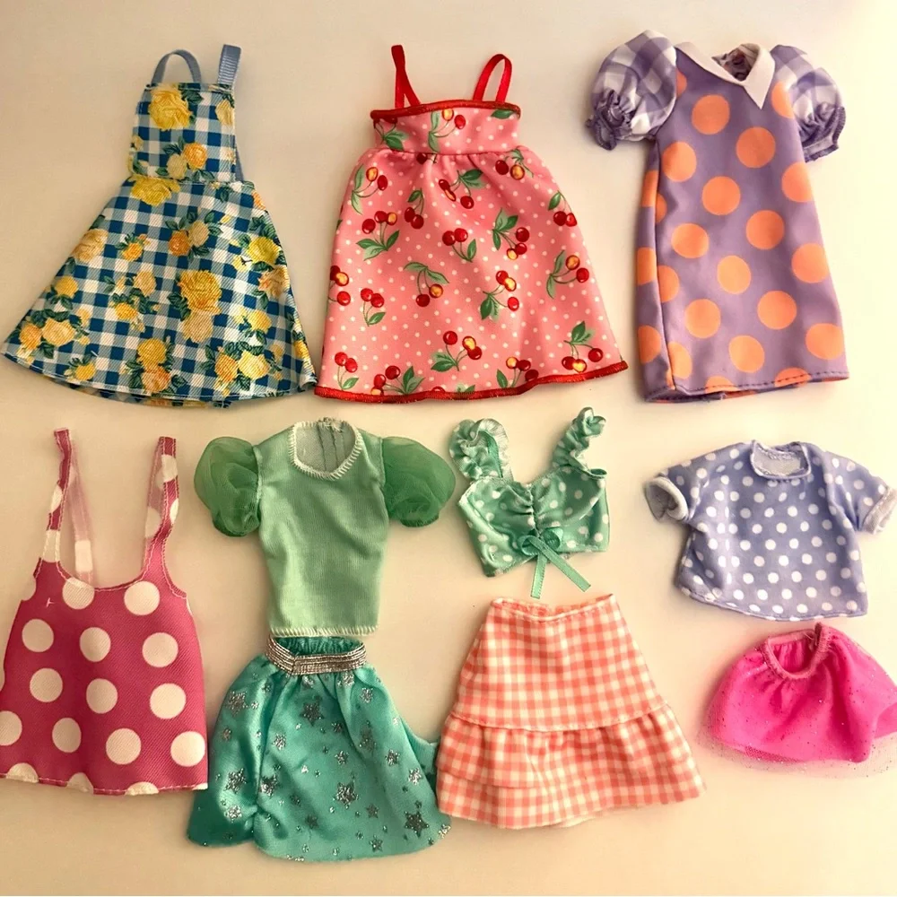 BARBIE Fashion Dolls Bundle – Dolls, Clothing & Accessories Set